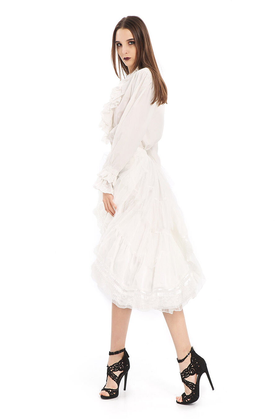 photo n&deg;5 : Chemise gothique victorienne noire en dentelle broderie anglaise et boutons perles