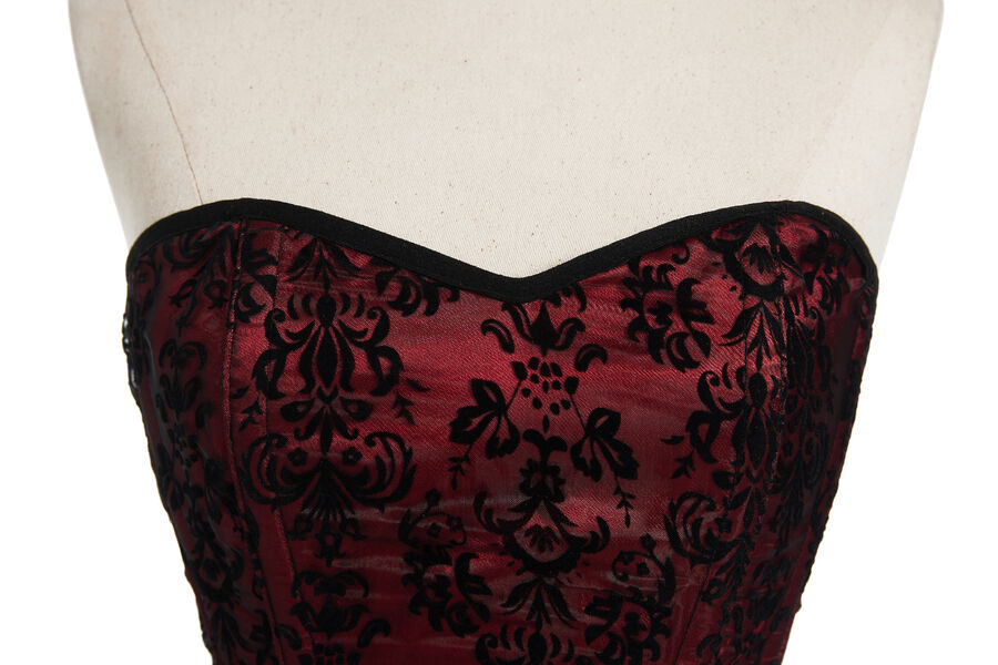 photo n&deg;10 : Robe bustier gothique asym&eacute;trique