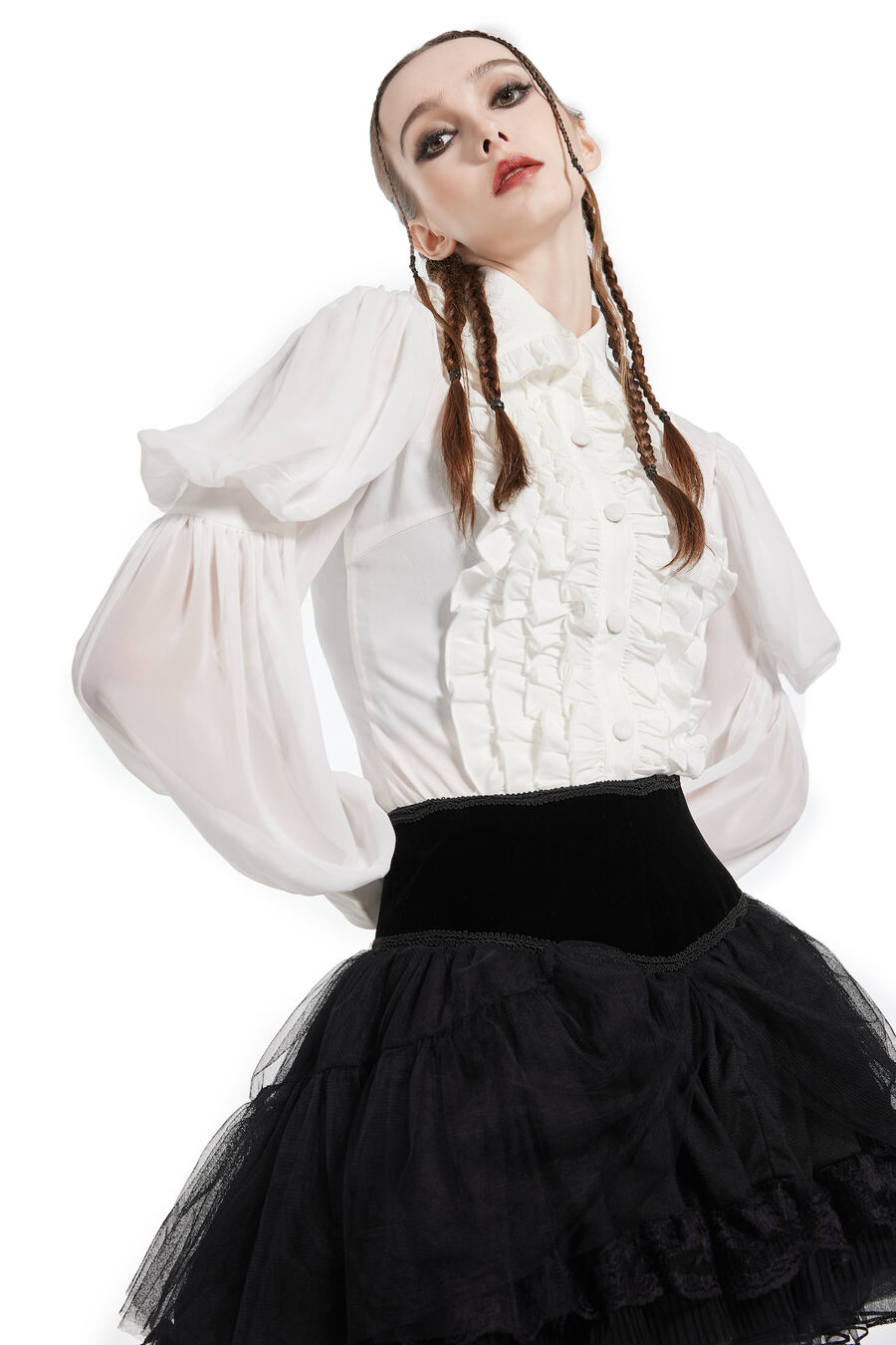 photo n&deg;2 : Chemise gothique bouffante &agrave; jabot pour femme