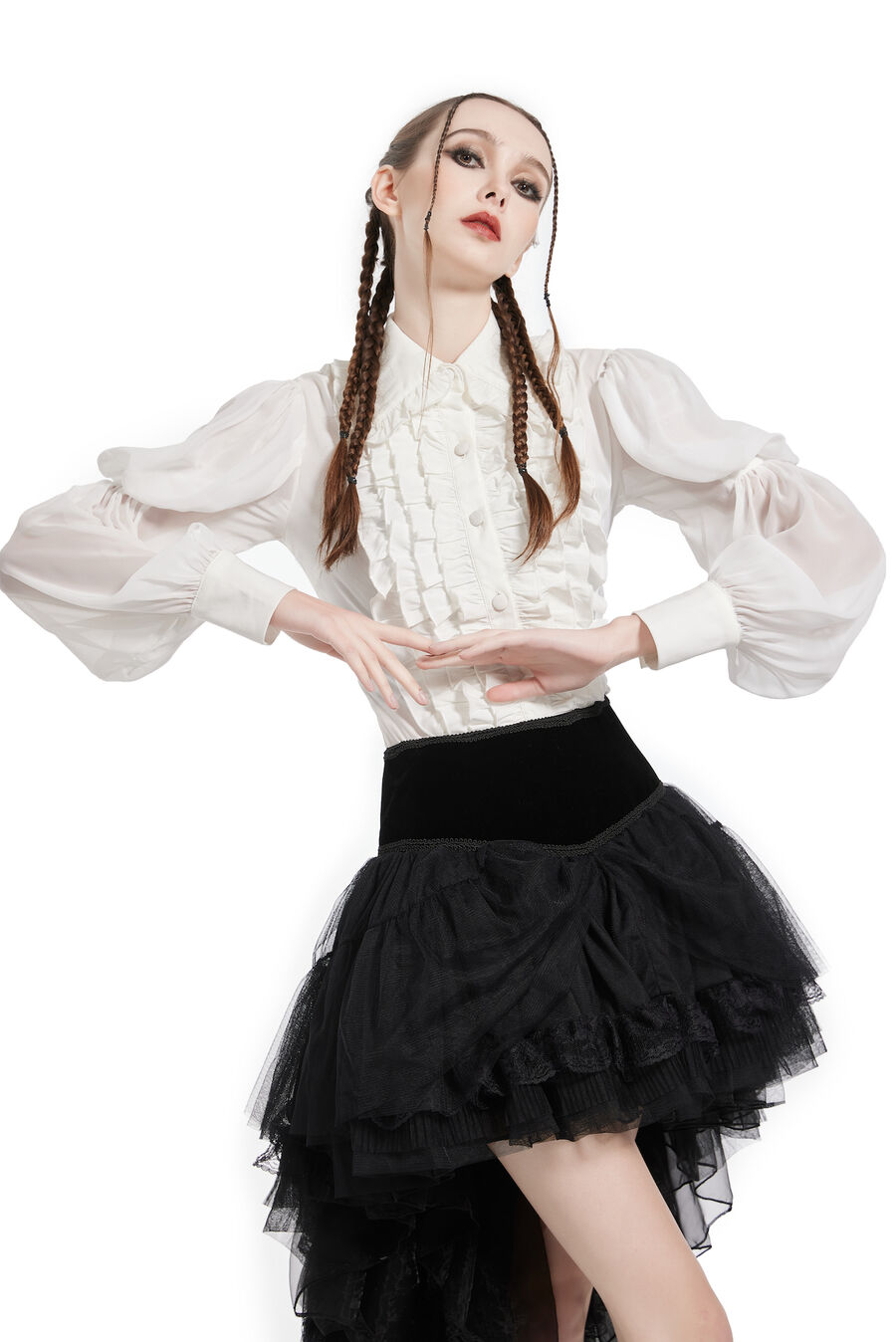 photo n&deg;3 : Chemise gothique bouffante &agrave; jabot pour femme