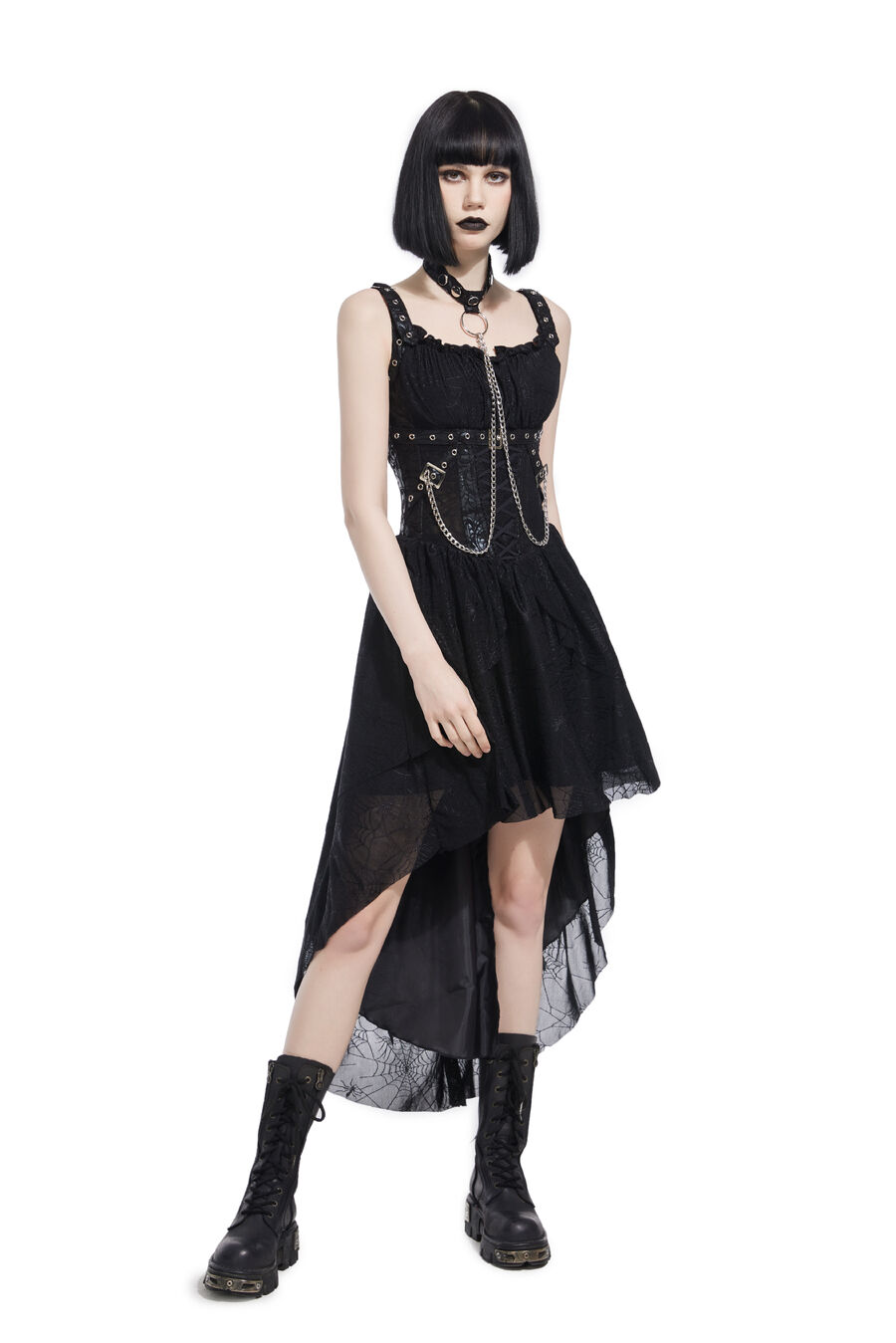 photo n°3 : Robe gothique avec chaînes et motif toile d'araignée